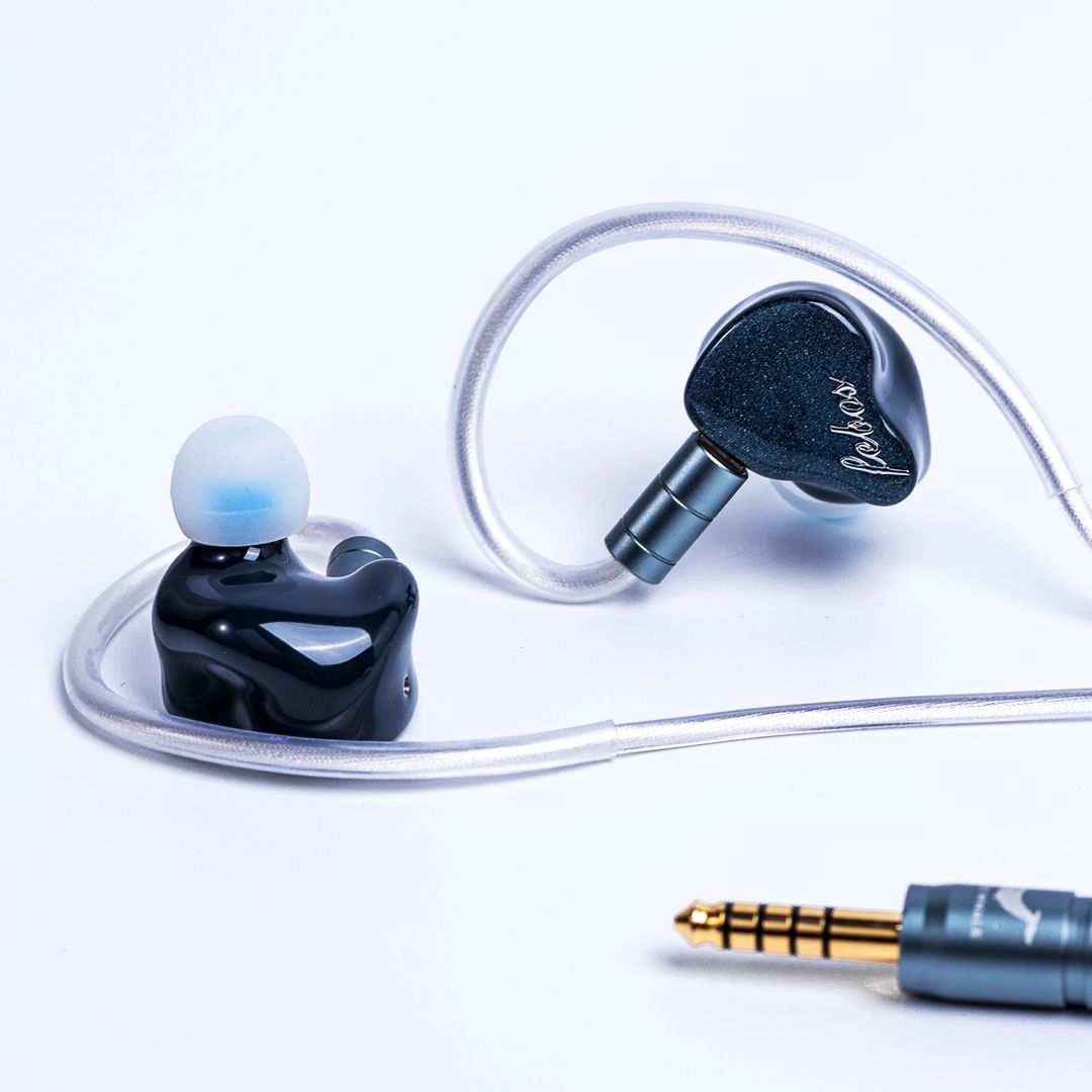 Mega5est-tribrid-in-ear-monitor